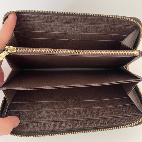 LOUIS VUITTON DAMIER EBENE ZIPPY WALLET - Picture 8 of 10